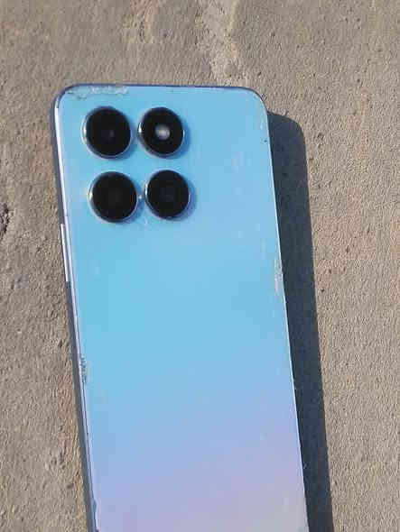 السلام عليكم ورحمه الله وبركاته مبايل للبيع مستعجل حيل لان محتاج مبايل كدام العين تشوفو مايعجبك لاتكسر ب سعرة شراي اتصل مو شراي لاتعبني رقم ***********السعر 100وبي مجال وحياكم الله
