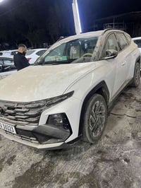 سياره توسان25 ويل19 اجنطه كهربأي السياره ماشيه 2000 بعدني زيرو للستفسا...