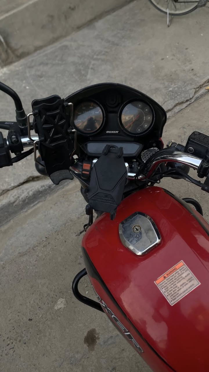 دراجه بوكسر 2021 رقم إنكليزي المكينه مجفته شركه شلعه تخبل وتمشي خير من الله دراجه مال شغل وياهه الصندوك المرفق بلصور تنكر سلف وتطلع كبل محاجه ادور وراهه 
كل شي بيهه جديد تخم تيارات + لد تاهو بي ضمان 5 سنوات + سستم بلصندوق 
وهواي مداريه دراجه مال جنايه
والدراجه رقمه مشروع وطني بأي محافظه تكدر تحوله 
سعرهمليون و 800

*********** واساب واتصال
