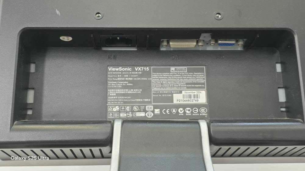 مۆنیتەری مارکەی ViewSonic VX715ی شاشە 17 ئینچ مۆنیتەرەکە بۆ کامێرا و هەندێ ئیش گونجاوە کوالێتی 720P مۆنیتەرەکە بێ کێشە ئیشئەکات بەشەرت زۆر جوان و پاک ماوەتەوە شکاوی نیە تەنها شاشەکەی ٢ شوختی هەیە زۆر دیارنین

نرخی: 20 هەزار
شوێن سلێمانی
کڕیار نیت تکایە نامە مەنێرە السليمانية, العراق


**إذا كنت صاحب هذا الإعلان وتريد حذفه لأي سبب، رجاءا أرسل رسالة إلى الدعم الفني**