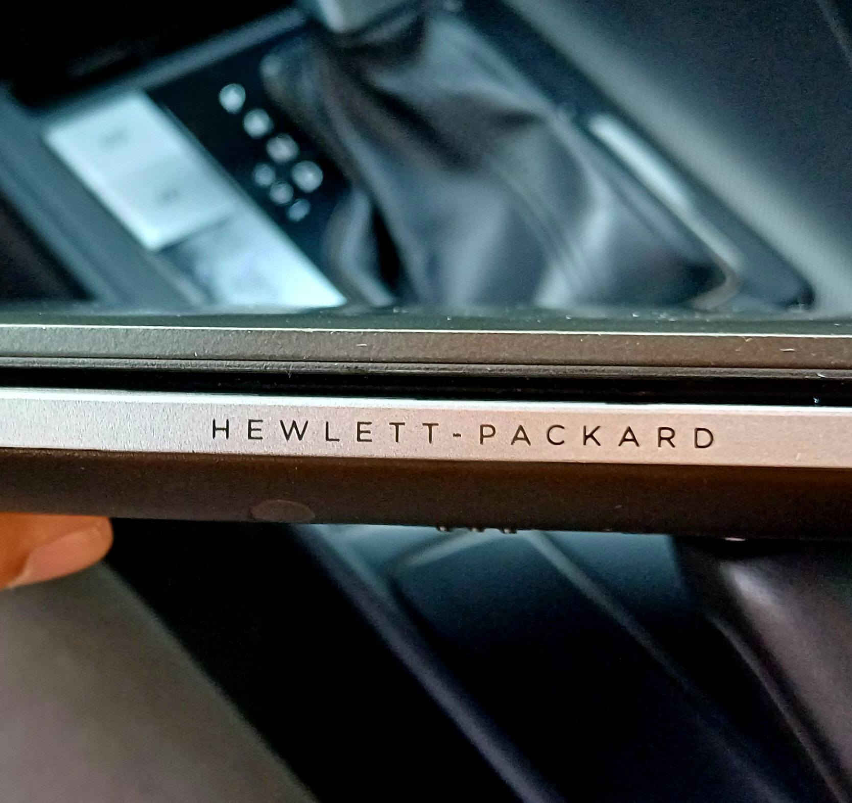 للبيع ذاكرة 256 السعر 300 الف وبيها مجال بسيط اي استفسار واتس آب (***********)
