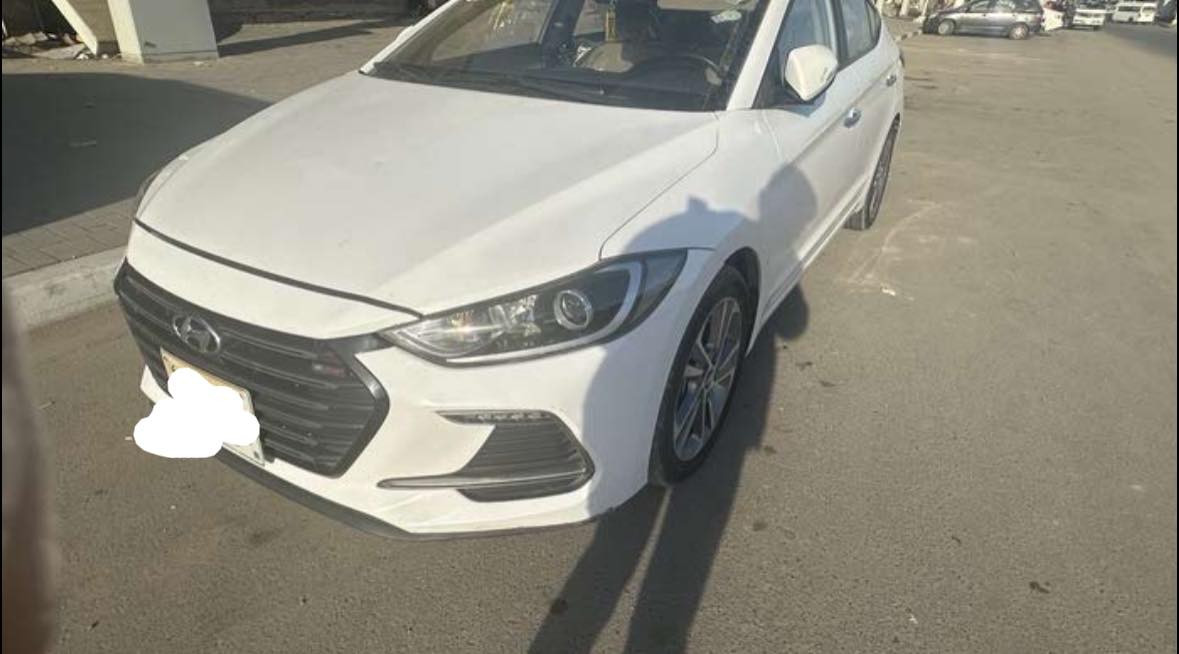 النترا سوبر ١٨
بارد جوه قبق لبانزين ورصعتين باب لخلف سايق 

وشخط بل باب لبصف سايق خفيف ميبين 

(للبيع او مراوس باحدث )

محرك الفين كير اي تي 

ماشيه ٩٣ حقيقي بسم شركه منتهي سنويه
*********** واتساب
