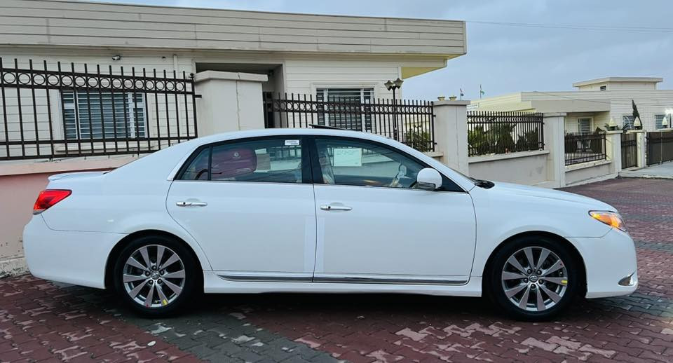 تۆیۆتا ئەڤەلۆن مۆدیل 2012 مانگی 9 قەباخ ڕەش، یەک پەڵەیەک بۆیاخی هەیە ، کوشن و سوکانی لۆکە، گێرو مەکینەی بەشەرت دیجیتاڵیشی نیە ، تەحویل و خەرامەی بەشەرت
205 گەڵاو معامەلە
***********
