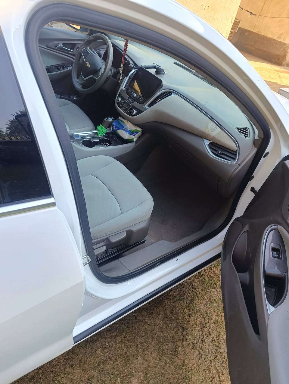 سلام عليكم ماليبو للبيع موديل 2020 وارد امريكي حادثه فقط بنيد فول مواصفات عده الفتحه مال معوقين بعد سنه وتنفك السعر 110 وبيه مجال حك الجيه الاتصال ع الرقم *********** مكان سياره كربلاء رجأ رجأ الخاص ممنوع
