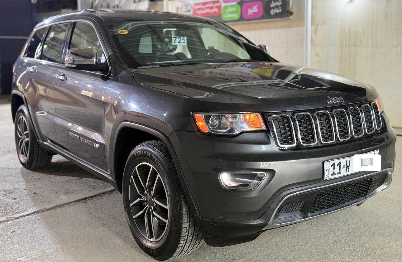 Jeep limited 2020
جيب لمتدد 2020 ماشية 80 الف 
مواصفات : 
-محرك 3600 
-بصمة تشغيل مع بصمة ابواب
-سلايد روف
-تشغيل عن بعد 
-كراسي جلد
-كراسي كهرباء ذاكرة
-كراسي امامي تدفئة تبريد الخلفي تدفئة
-كرسي خزن ميموري
-جنطة كهرباء
-شفتات ستيرن
-شاشة كبيرة مع كامرة خلفية
-حساسات حلفية
-مري كهرباء مع اشاير بالمري
-تحكمات ستيرن
-منظومة زينون عالي ناصي
تخم تاير جديد و صدر دبلات جديد ع ايدي بدون اي نقص و بدون صبغ فقط بارد مكانين بسيط ع كد اصبعين
‏السعر 225
***********
