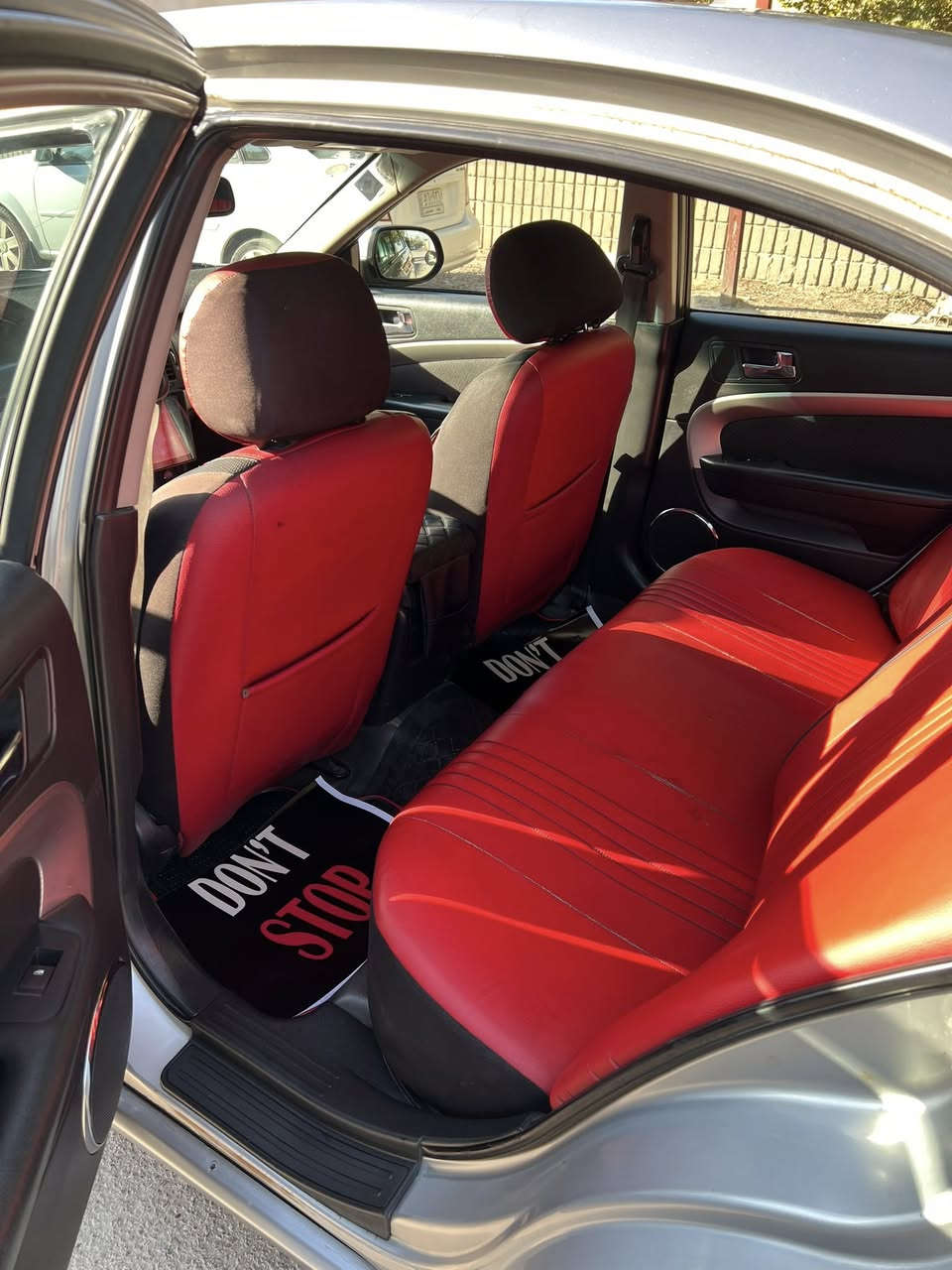 سلام عليكم ابيكا للبيع وارد خليجي موديل 2007 السيارة ب اسمي سنوية لل2028 رقم بغداد الدولي هزة جديدة كبل تحول 
ضربتها جاملغ  عكس السايق وبنيد شواصي لغود مكفولات كير ومكينه كامري جدد شرط تبريد ثلج السياره كاملة كل الكهربائيات شغاله تحكم مري شاشة وكامره خلفية مصبوغه عام جماليه اثر جراد ورايدها 55 وبيها مجال بسيط عنواني بغداد المشتل ***********
