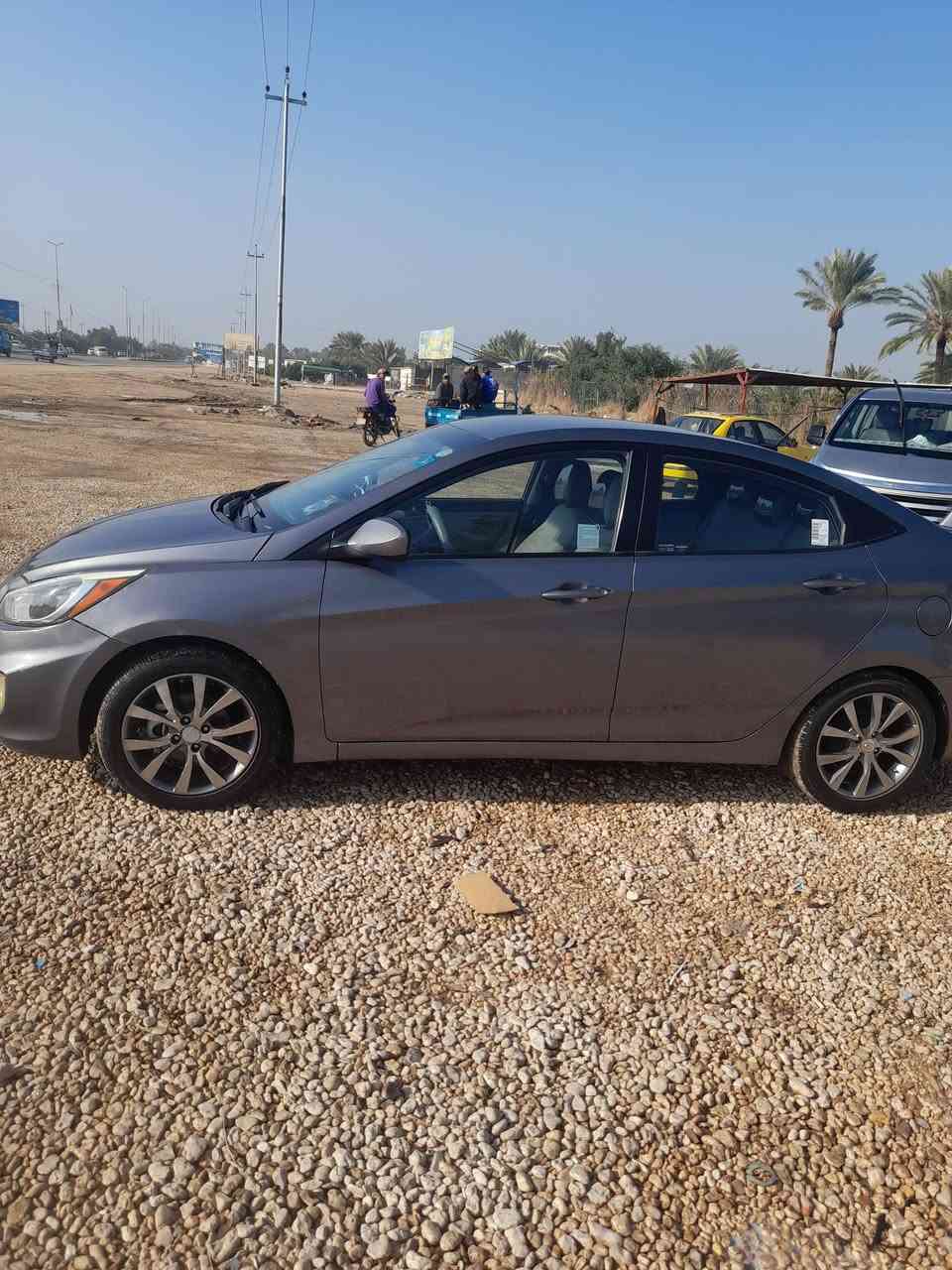 اكسنت موديل 16
مكينه 1600
امريكي حادثها ليبل واحد
 البنيد مبدال ودعاميه
وبيها رش كلير بصفحت 
الصدر لمعه وشخوط بسمي مكاني بابل 
***********
 سعرها 90
