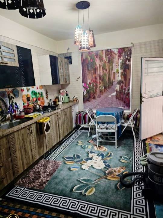 🏠 دار للبيع  
📍 الموقع: مجمع الكوثر السكني / ابي غرق 
✨ المواصفات:
المساحة : 150 م 
▫️ موقع مميز زقاق رقم 1 
.......
🔹الطابق الارضي : 
_ حديقه
_ كراج
_ مطبخ
_ صاله
_ مخزن
_ حمام
_ غرفة نوم 
_ حديقه خلفيه.
........
🔹الطابق العلوي : 
_ غرفة نوم عدد٢
_ صاله.
......................
📞 للاستفسار والمعاينة: 
الاتصال على الارقام :
***********☎️ واتساب
او مراجعة المكتب 
الحلة _ الكرامة الشارع المشجر مجاور اسواق المطار 1 
✅ نستقبل جميع عروضكم السكنية 🏠 والتجارية 🏡 بكافة مناطق الحلة 
…………………………
