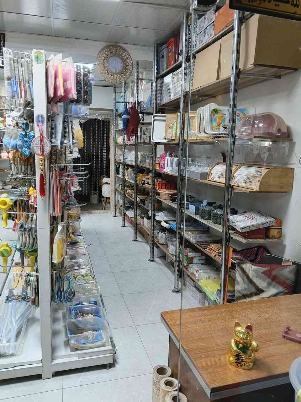 محل للبيع العنوان صليخ شارع ابو طالب السوق القديم مقابل طرشي ومخلات المرتضى هوه وأغراضه كلشي بل محل كدامكم ويا السعر 8 مليون تجي تشوفه محل يسوه وأكثر اذا سويت الشغلات الي بي يكلفك أكثر وابو المصلحه يعرف بهل شي وطبعا السوق شعبي اربع وعشرين ساعه بي ناس وبيع خير من الله وانتَ وشطارتك بعد


**إذا كنت صاحب هذا الإعلان وتريد حذفه لأي سبب، رجاءا أرسل رسالة إلى الدعم الفني**