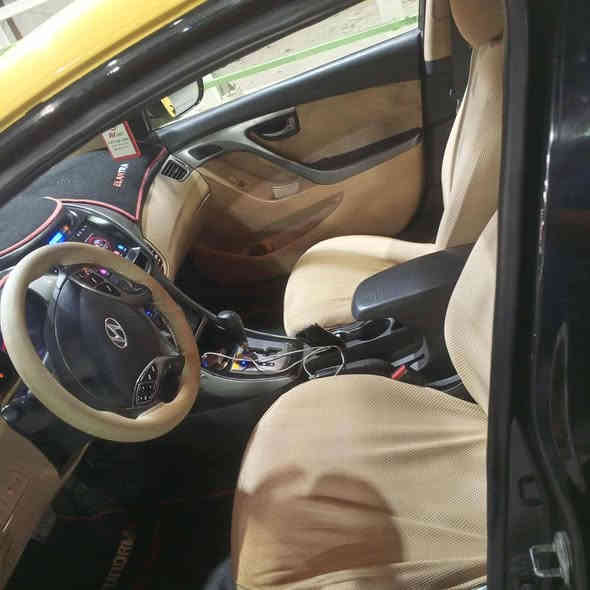 السلام عليكم الانترا وارد امريكي  السياره موديل2013 بأسمي رقم بغداد انكليزي هزه جديده هيئه مصفره  سنويه ل2030حادثهه جاملغ امامي تخم تاير جديد صدر جديد كير محرك مكفولات العنوان بغداد السعر 95للتصال*********** بغداد
