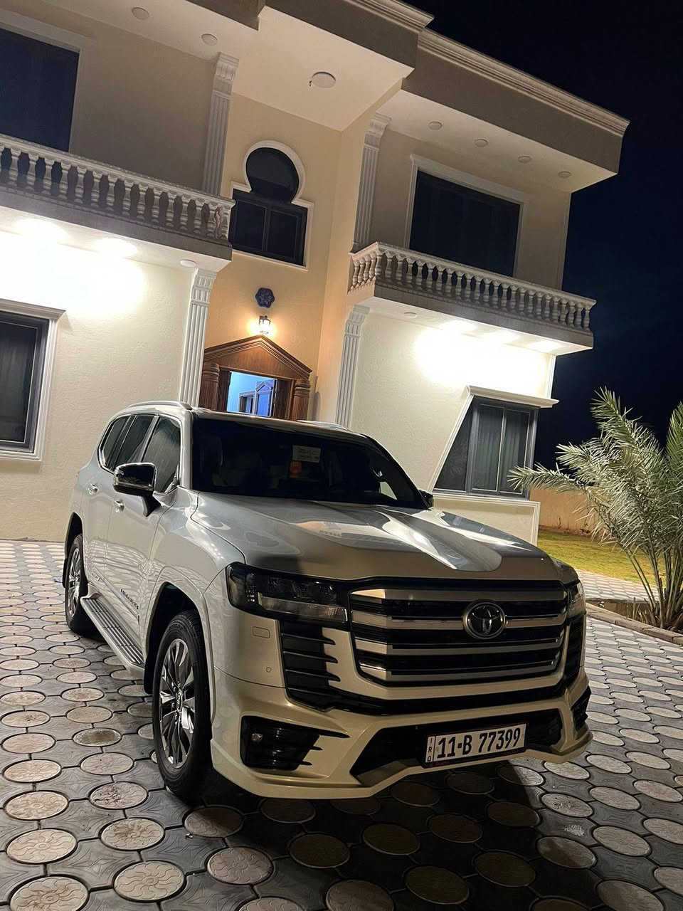 السلام عليكم
للبيع لاندكروز 2022 ساز ضمان ام التطبيق ٣شاشات

السياره فول محرك 4000 المرغوب  ماشيه ٣٦ الف 

مكفوله كفاله عامه  بسمي مداور ثاني يوم 

السياره وياها رقم حلو مميز  

 

السعر 640 $ او بيهاا مجال  المكان ذي قار المركز 

***********
