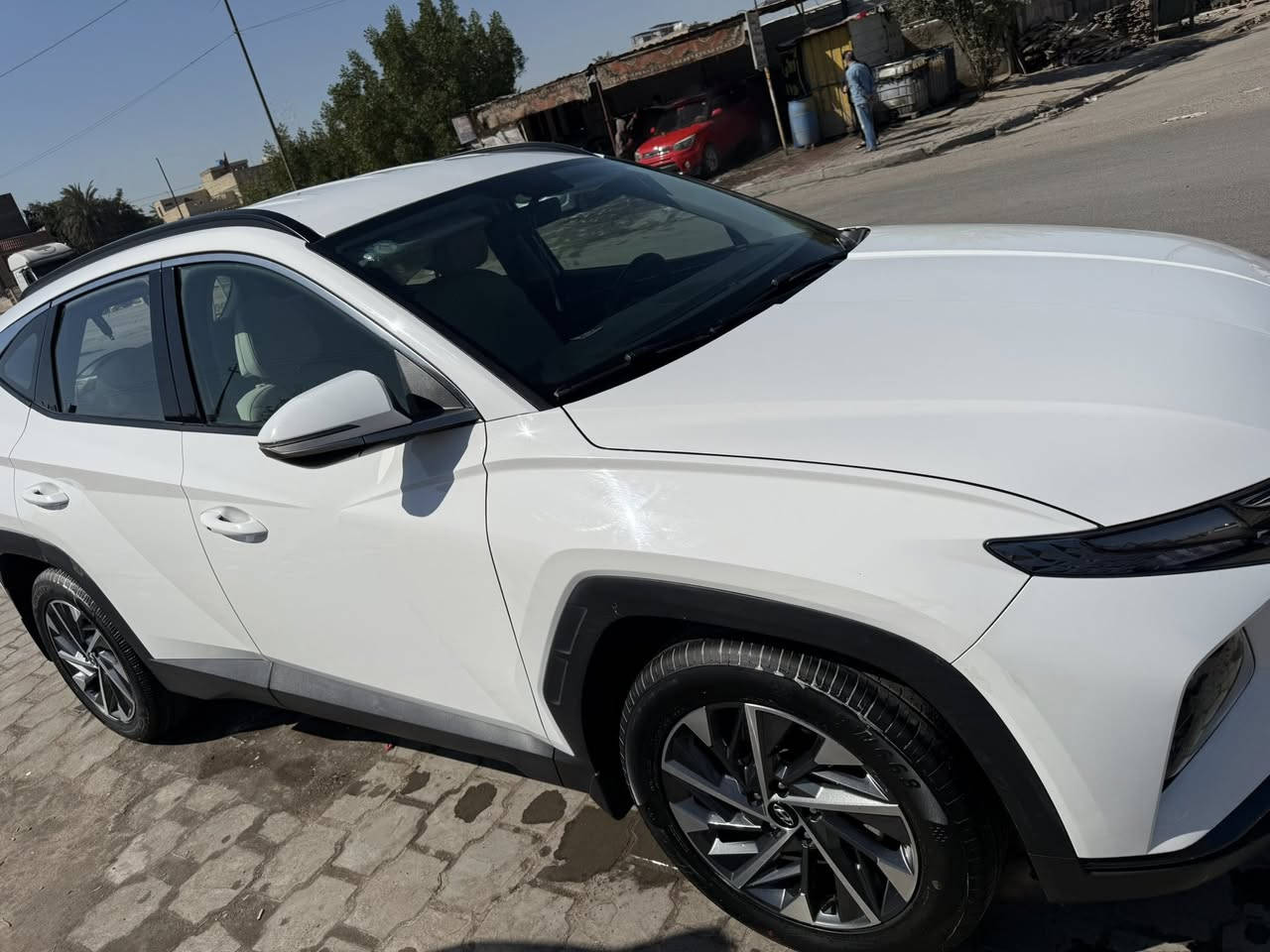 توسان خليجي موديل 2024 للبيع السيارة ماشية 47سيارة جديدة  سيارة فول ما عدا البانوراما بيها بارد كما موضح بسونار.

المواصفات :- 

بصمة 

تشغيل عن بعد

ثنين كشن كهرباء 

سايد بريك دكمة 

حساسات امامي خلفي

ثلاث انضمة قيادة 

مانع تزحلق 

مري شفط 

صعود منحدرات  

قطعتين تبريد 

اوتوهولد

بردة خلفية 

اشاير بالمري 

كامرة خلفية دوارة 

شاشة حجم كبير 

شحن لاسلكي 

عنوان :- بغداد / مدينة الصدر

السعر 210ورقة 

الاستفسار ***********
