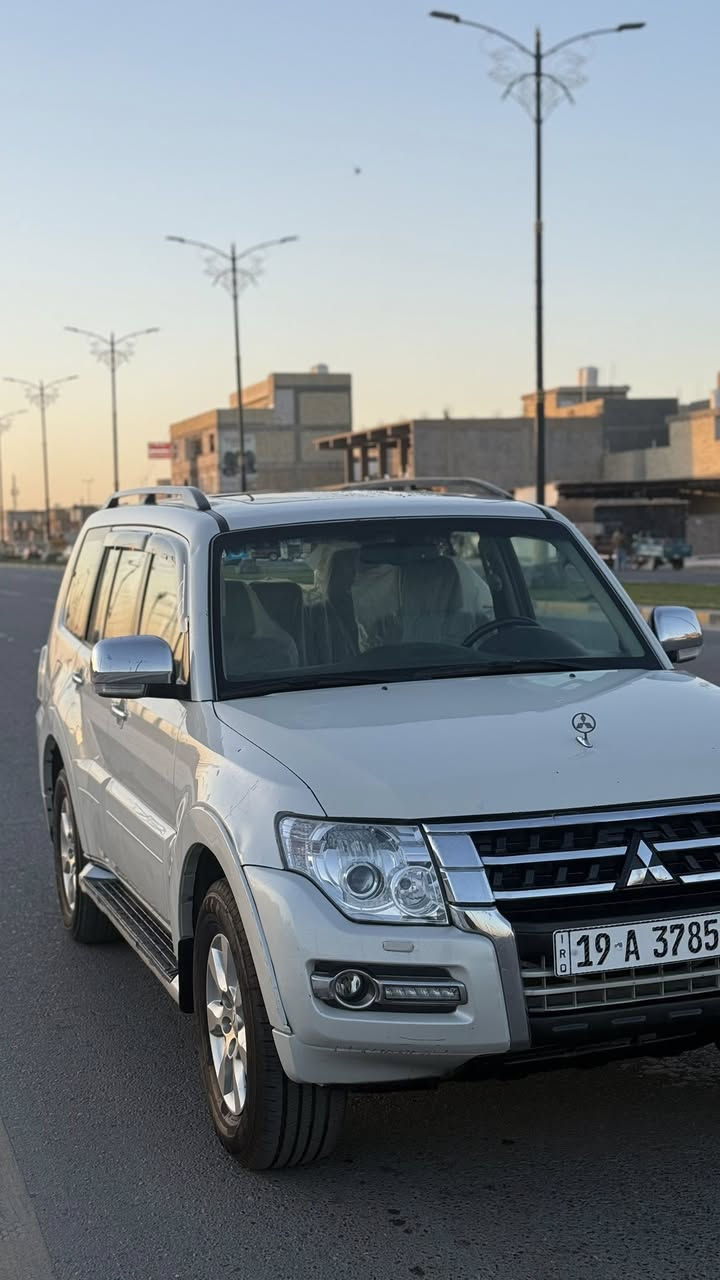 باجيرو 2014 حبتور محرك 3500   v6  المرغوب 
 استخدام شخصي سيارة مال بيت….
  ———المواصفات——-
فتحة سقف (سلايد)
التبريد ثلاث قطع  
سبعه راكب
كشاف + زراكات لايت
دمام خلفي
حساسات
كراسي جلد 
ثلاجه وسطيه
كراسي كهربائية 
السعر /١٥٥ بيه مجال 
صور السونار  مرفقه 
رقم صاحب السياره
***********
