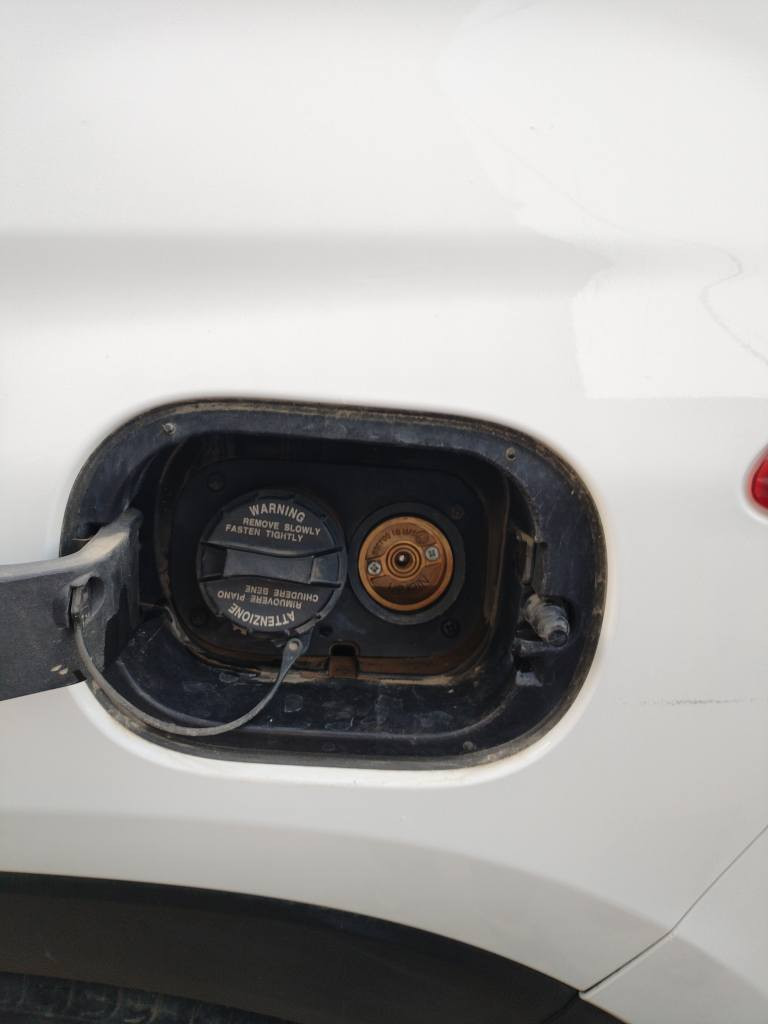 تۆکسون 2020 خليجي كوري پارچەرە ش لەسەر ساخی  فول مواسفات بێ پانوراما 72000 کیلومتر رویشتوة سیستەمی غازي ايطالى بو بەستراوە  مکینەو گێر بە شەرت کو شن جلد دووكوشن كارةبا ئارێل جیپیئس برێک لەپێ هەموو شتى وەک شريكه موبايل *********** أربيل, العراق
