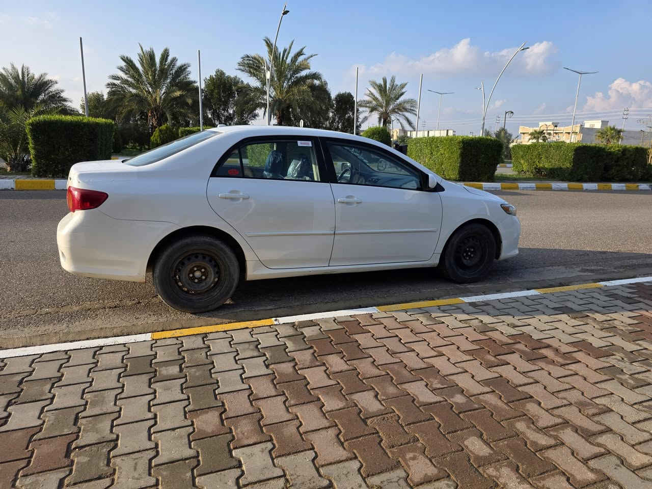 كورلا 2010 وارد أمريكي محرك 18 سنويه لل30. ثلاث قطع بدون دواخل خلاص وبيها صبغ مكانين شبر  هيج. تبريد صدر كهربائيات منظومة زنون  سياره جاهزه على الاخر شرط تحويل المكان تكريت . السعر ١٠٥ وبيها مجال .
***********
***********
