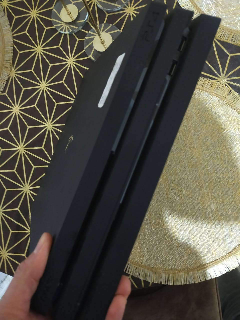 Ps4 pro كاين 4حبات 
Version 12.50 hatan 11.50 
Prix 50 lwahed 
Meshi meftouhin 
Flashée wel3eb


**إذا كنت صاحب هذا الإعلان وتريد حذفه لأي سبب، رجاءا أرسل رسالة إلى الدعم الفني**