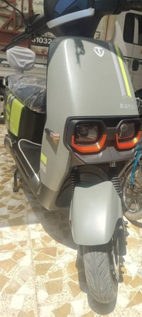 بطارية ليثيوم • مفتاحين بصمة • مثبت سرعة