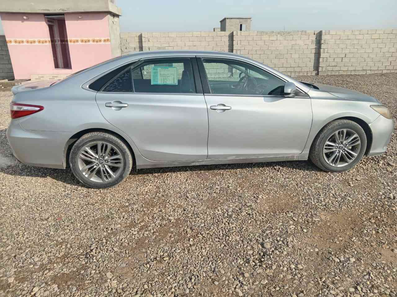 السلام عليكم 
كامري للبيع 2016
الضرر بونيد +جاملغ بدون دواخل 
الممشى 156الف
السياره باسمي 
السعر147
رقم الهاتف
***********
