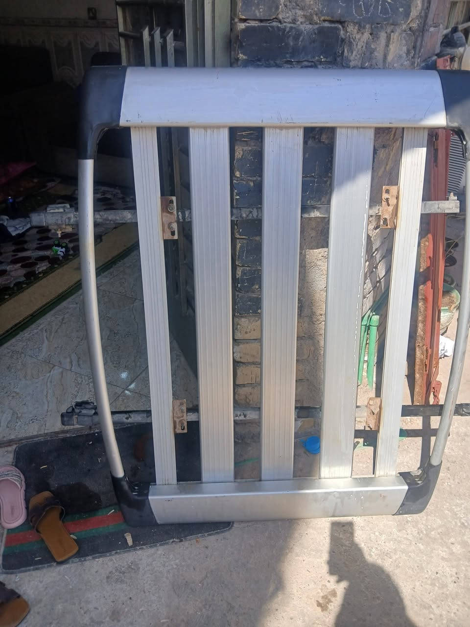 السلام عليكم سيبايه للبيع السعر ٨٠وبيه مجال مكاني الزعفرانيه ***********
