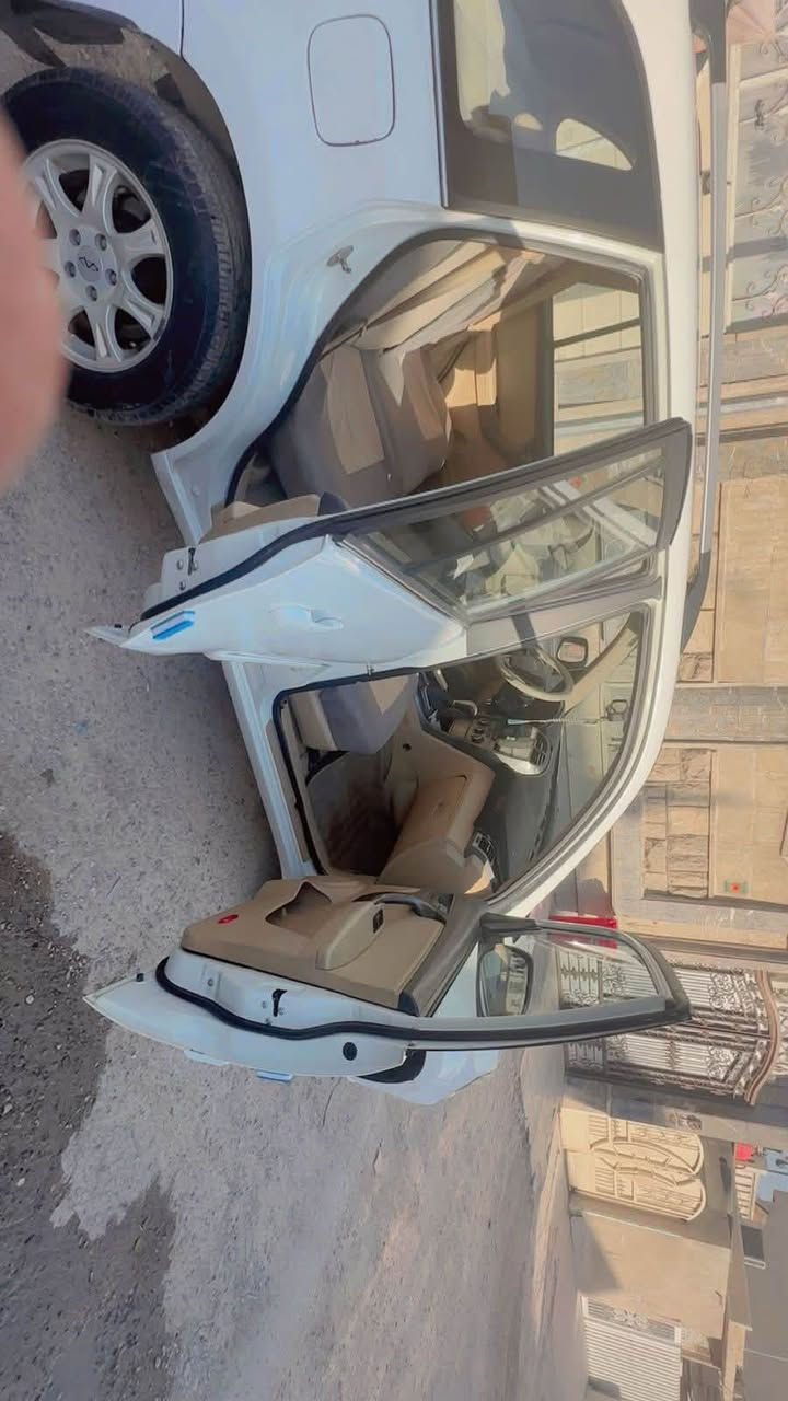 يالله شيري تيكو موديل ٢٠١٥ 
بيه طخه بخشم البنيد ماواصله لاراديتر ولا ايرباك
كير ميكانيكي 
مكينه ٢٠٠٠
شاشه كبيره 
كامره دواره 
تدفئه 
تبريد ثلج 
حساسات خلفيه 
رقم بغداد 
السعر ٦٥ 
***********
