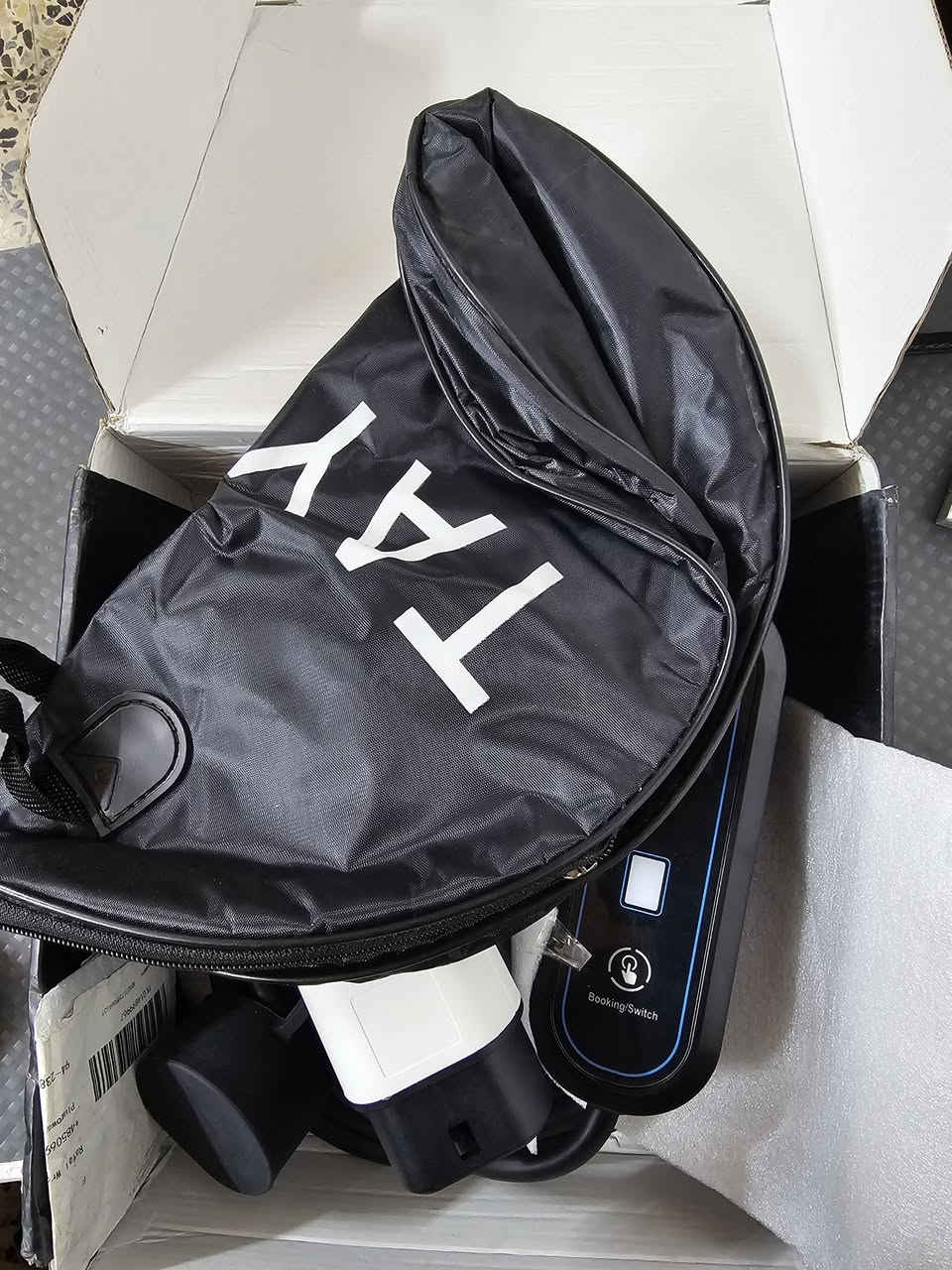 السلام عليكم اخوان عندي شاحنه مال تيسلا بهل شكل شغاله و جديدة غير مستخدمه التفيده يخلي سعره و بالعافيه
*********** اتصال او وتساب فقط
