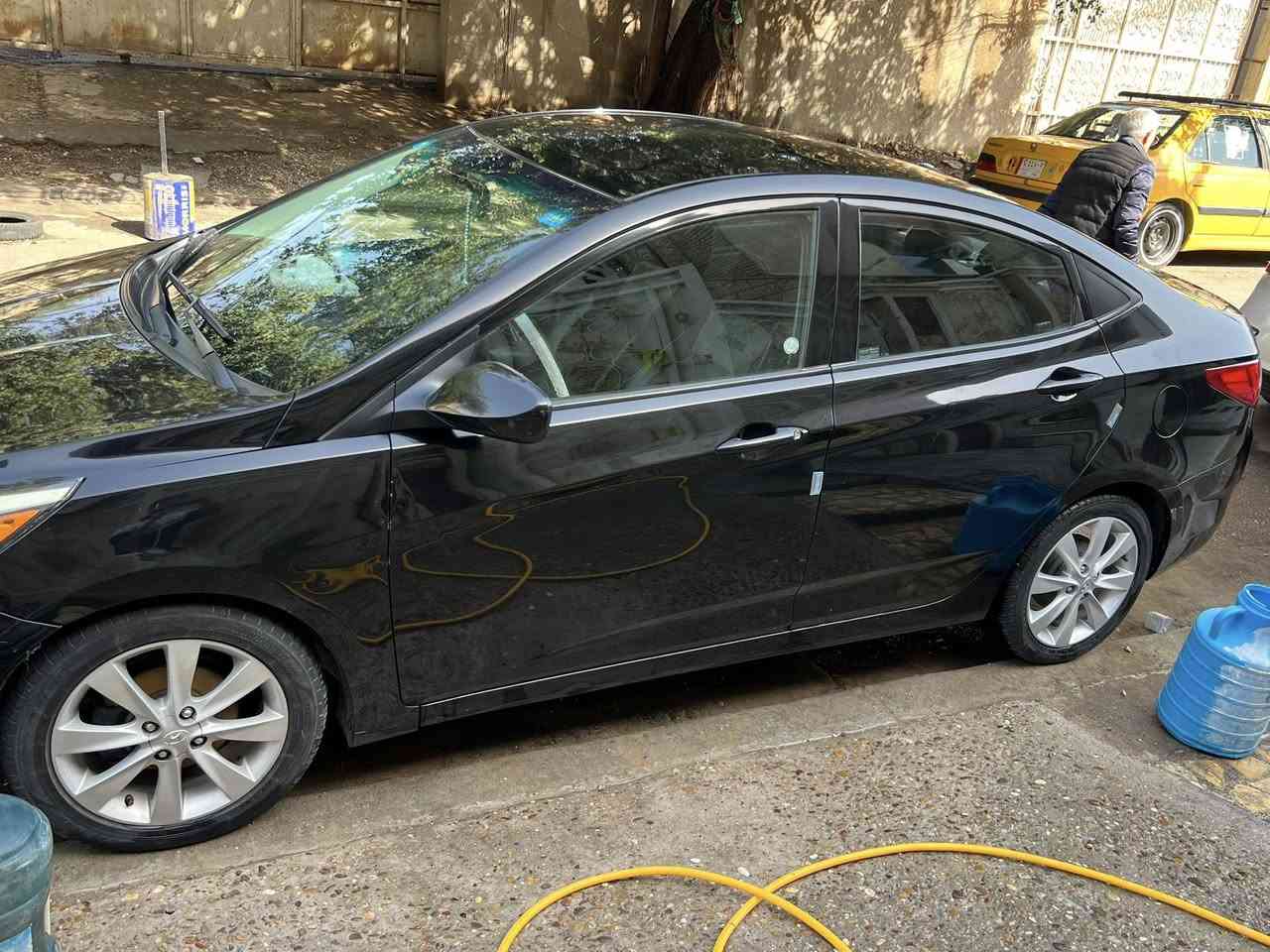 سياره اكسنت 2017 او تامتيك سياره نضيفه كلين بدون صبغ بسه بيه ضربه بسيطه بالبيان اليمنه بدون تعديل رقم هاتف *********** مكاني بغداد شارع المغرب خلف جوزات الاعضميه
