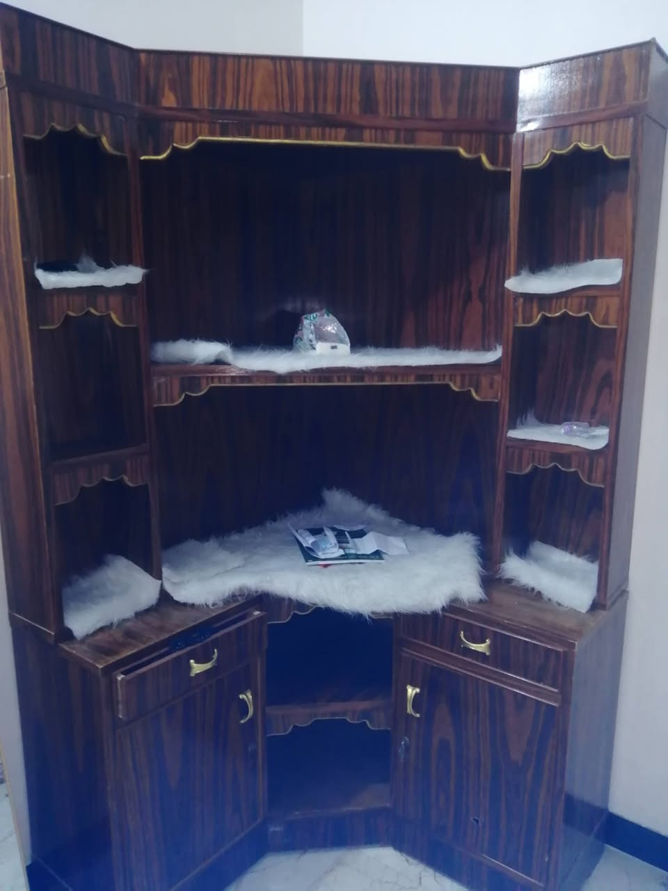 السلام عليكم
متاح غرفة أخشاب أحطاطة طابقين شغل درجة أولى 
رقم الهاتف ***********
