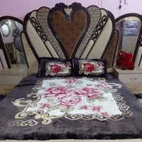 غرفة خشب تركي • نظيفة • الحمزه الشرقي