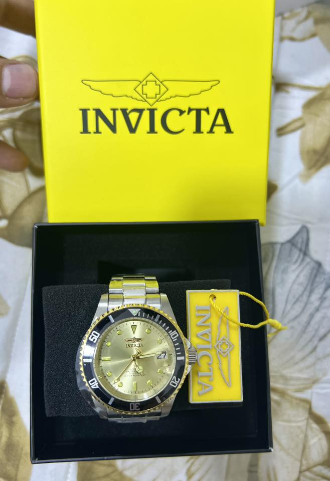 ⌚ ساعة Invicta غواصين – أوتوماتيك قطر ٤٠ ⌚

🔹 الحركة: أوتوماتيك (تعمل بدون بطارية)

🔹 الفئة: Professional Diver

🔹 مقاومة الماء: 200 متر

🔹 الزجاج: كريستال مقاوم للخدش

🔹 الإطار: دوّار (Diver Bezel) أسود مع تفاصيل ذهبية

🔹 لون المينا: ذهبي مع مؤشرات مضيئة

🔹 السوار: ستانلس ستيل

✨ ساعة قوية وفخمة، مناسبة للاستخدام اليومي والسباحة

✨ ماركة عالمية معروفة بتصاميم الغواصين

📍 السعر: 175 الف

📞 للتواصل: خاص او واتس اب

***********
