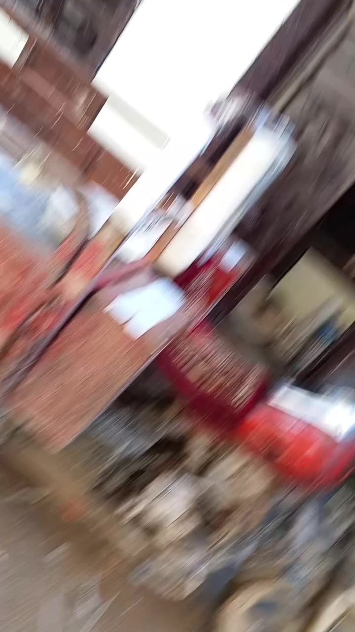 سلام عليكم ورحمة الله  مقاولات عامه كرسته وعمل كل مايخص البناء والترميم لدور القديمه شغل درجه اوله جميع احيا كربلا *********** يوجد وساب وسعار جدا مناسبه
