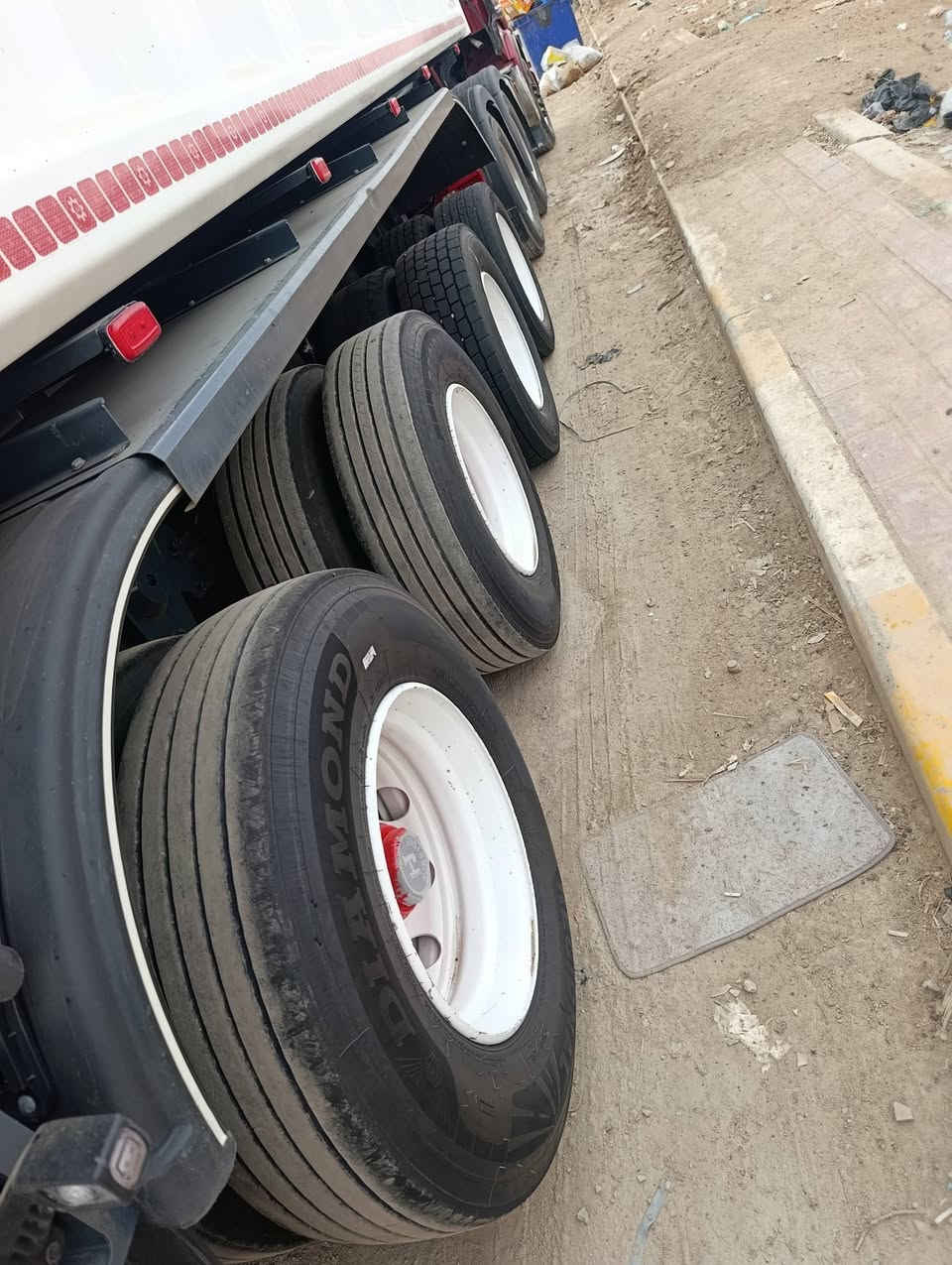 السلام عليكم للبيع سكانيا موديل 2013 مكينه 560 مجموعه جوبلس رقم اربيل مربوطه قلابي سبرق امامي عربانه عبد الله جوهر اربع محاول موديل 2026 تخم تاير راسه عربونه عربانه زيرو ما مشتغله قليل ذابه كم درب درعه العربانه 35 متر للاستفسار ***********
