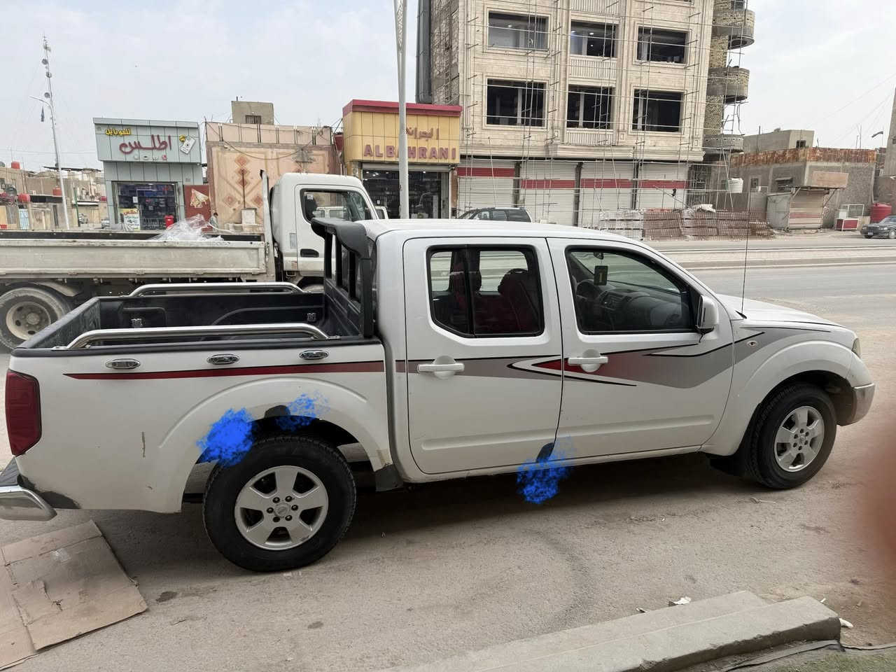 سلامم عليكم نيفاره 2011 رقم بصره  الجديد بسمي كير عادي مكيه  وكير جديده توا شدهن     بيه الجاملغ المامي صبغ   وبيه مكانات واضح بل صور تخم تاير   وحداده اماميه  تعبانه
السعر85
البصره الزبير
***********
