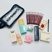 طقم مكياج • حافظة مكياج • طالبات الجامعة