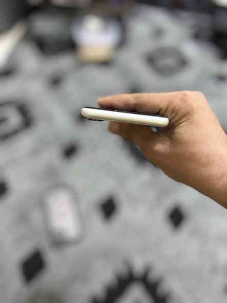 سلام عليكم 11عادي ابيضّ بطاريه 85
جهاز وتر ما مفتوح 
ذاكره 64
سعر 225
الجهاز فقص خدوش بلشاشه الباقي سليم 
***********
ما عندي  توصيل
