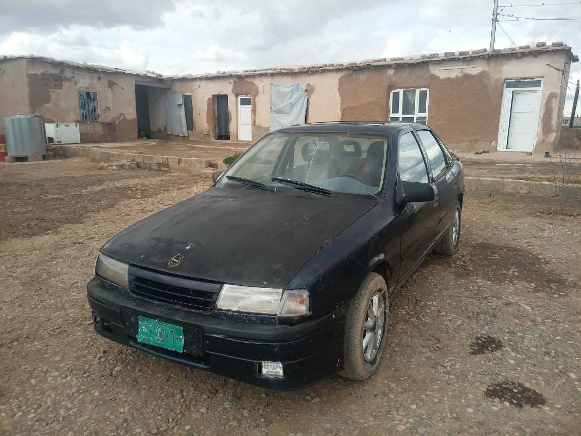 فكتره  موديل 90 دفع رباعي  سياره مابيهه ضرر مكينه اثر نفخ طخم نضيف وايرمنيه كلهه شقاله تحويل من الشرعي سياره جاهزه سنويه بيضه الرسم مدفوع  السعر 22 
***********
 ***********
