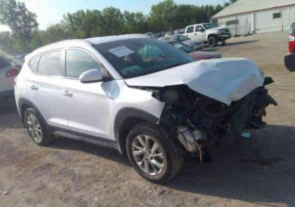 سلام عليك شباب توسان موديل 2021 وارد امريكي حادثها كلش حلوة طخة بسيطة بل بنيد بدون اي دواخل محرك 2400 كير ومكينة خير من الله جاهزات صدر كلة جديد تخم تاير قبل سبوع مشدود تبريد ثلج مواصفات السيارة نص فول  سيارة جاهزة مال جناي كلش نضيفة استخدام شخصي ماشية 82 الف 
سيارة جداً محافظ عليها رقم بغداد الماني تحويل ثاني يوم وين ما يعجبك 
عنواني بغداد 
للستفسار اكثر اتصل ***********
الشراي يتصل واني خادم للجميع 
ممتواجد على النت الرجاء اتصال فقط
