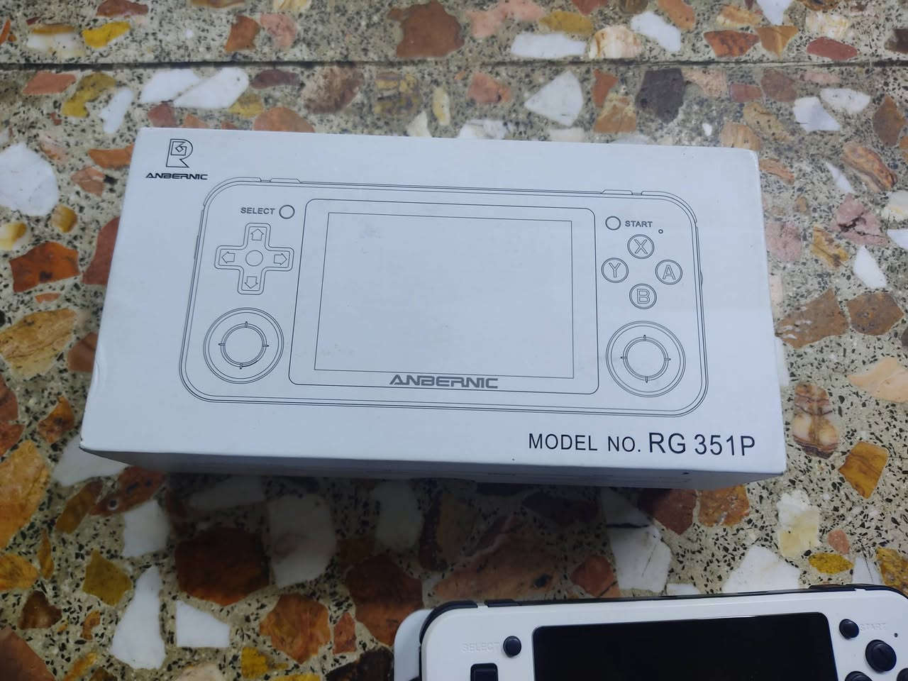 جهاز العاب RG351P
رام 64 گيگا بيه نظام التشغيل ولعبتين
وياه فلاش انترنت
جديد كامل الملحقات 
تفاصيل واضحة بالصور
السعر 35 الف 
متوفر توصيل لجميع محافظات العراق


**إذا كنت صاحب هذا الإعلان وتريد حذفه لأي سبب، رجاءا أرسل رسالة إلى الدعم الفني**