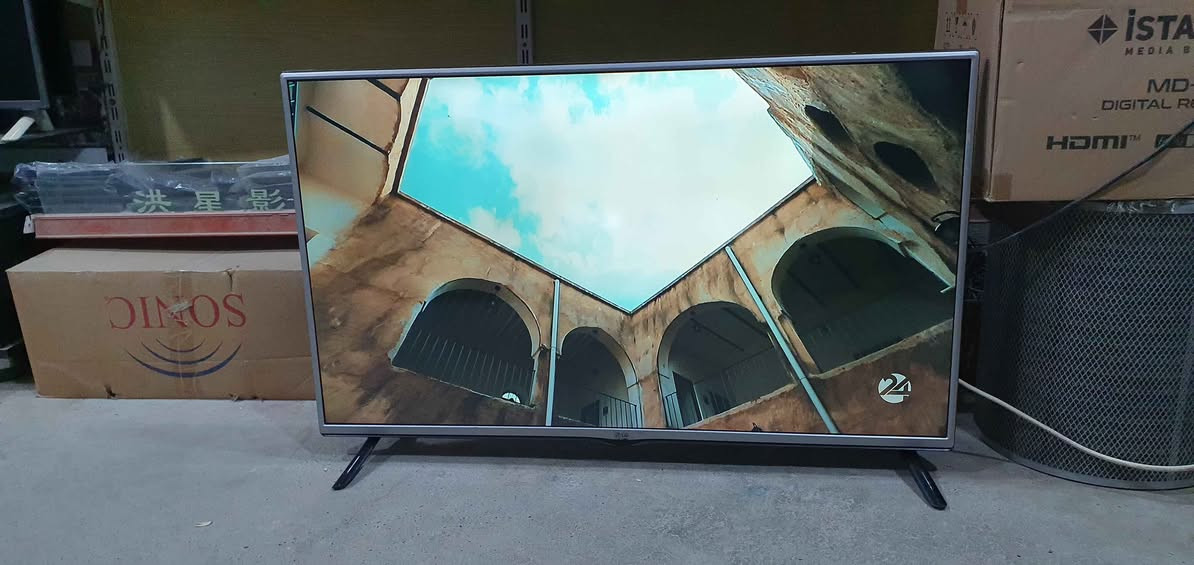 تەلەڤیزۆنی LG کۆری ئەسڵی قەبارە 43 سەتەلایتی تێدایە
مۆدێل LF ڕەنگی سپی خاوێنە نرخی 110000
لە هەولێرە واتساپ و ڤایبەر *********** أربيل, العراق
