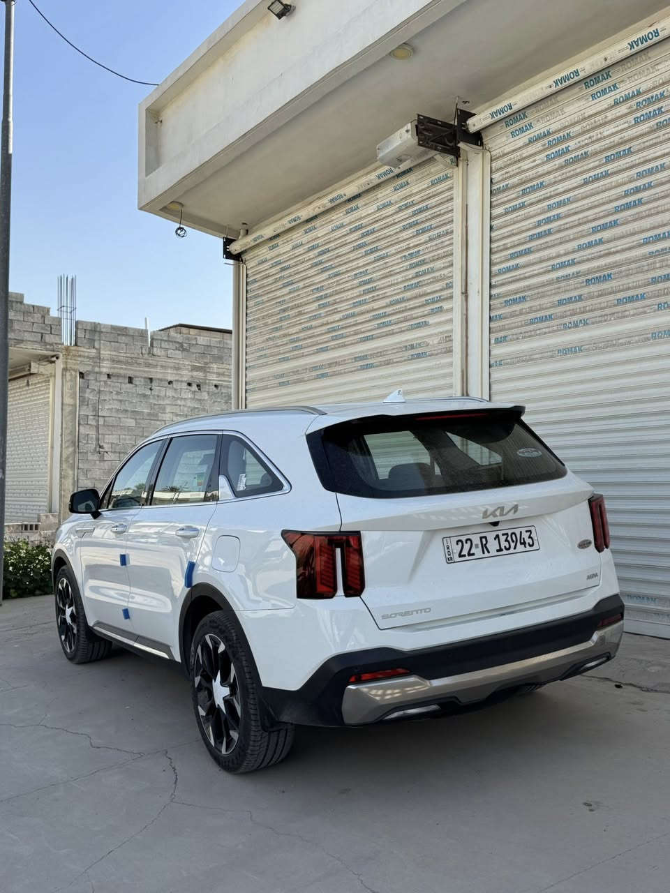 تحيه طيبه……..
للبيع كيا سورينتو موديل 2025 خليجي 
محرك 6 سلندر 
ماشيه 19 الف كيلو 
رقم اربيل وبأسمي(تحويل وكاله حاضر)
مواصفات(بصمه-صندوق كهرباء-گير ماوس-كشنات اماميه كهرباء-بردات خلفيه-مري شفط-كامره-حساسات-ويل كب حجم 20 ……….الخ)
السياره مكفوله كفاله عامه 
والسونار مرفق مع المنشور 
مكان السياره ديالى خانقين 
للاستفسار ***********
