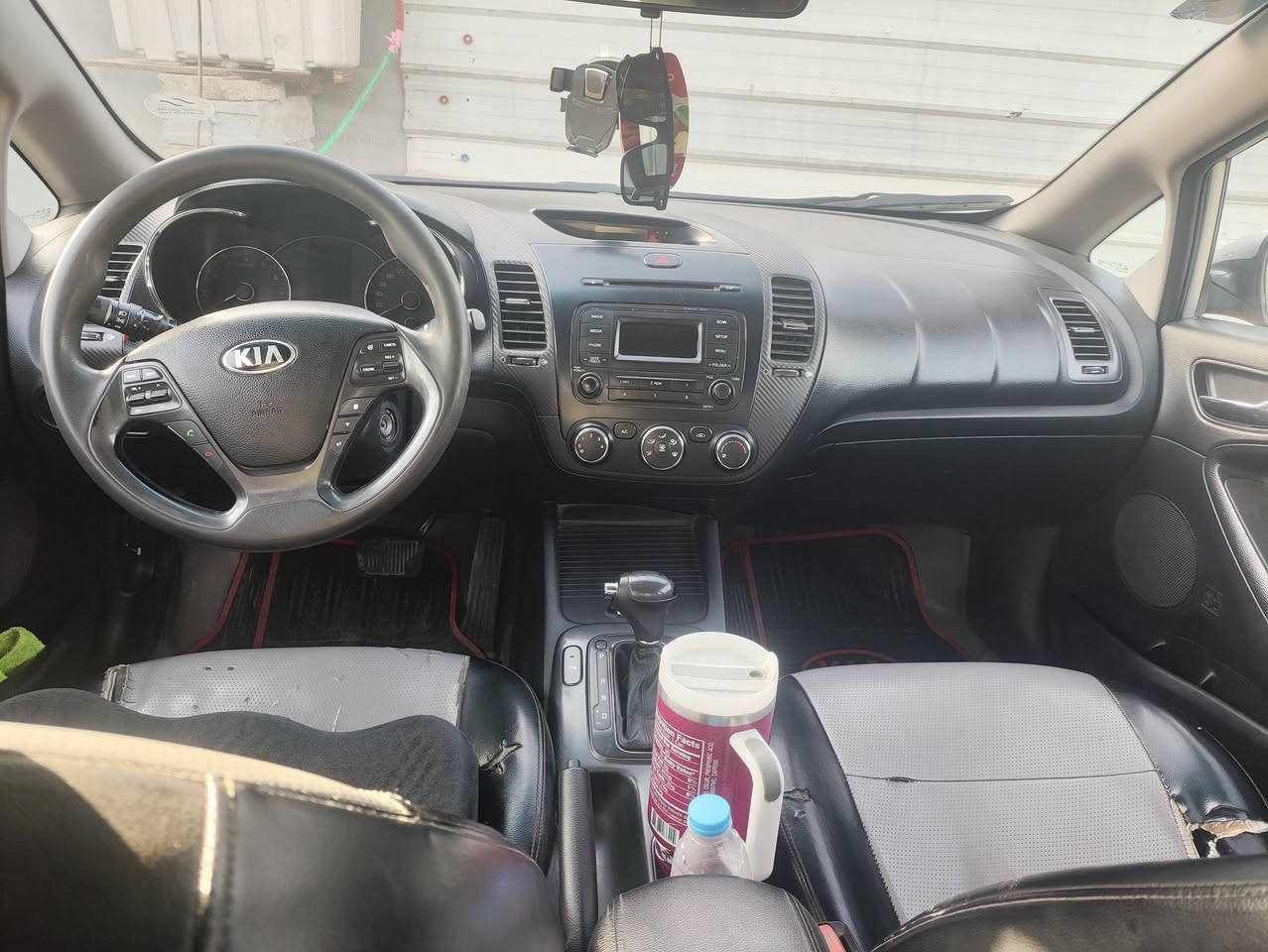 سلام عليكم كيا سيراتو موديل 14 رقم بغداد بسمي خليجيه مكينه كير حداديه تبريد ثلج بيهه جاملغ خلفي مبدل وبيه باردات بلباب الخلفي السعر 83وبيهه مجال المكان كربلاء طويريج الرقم ***********
