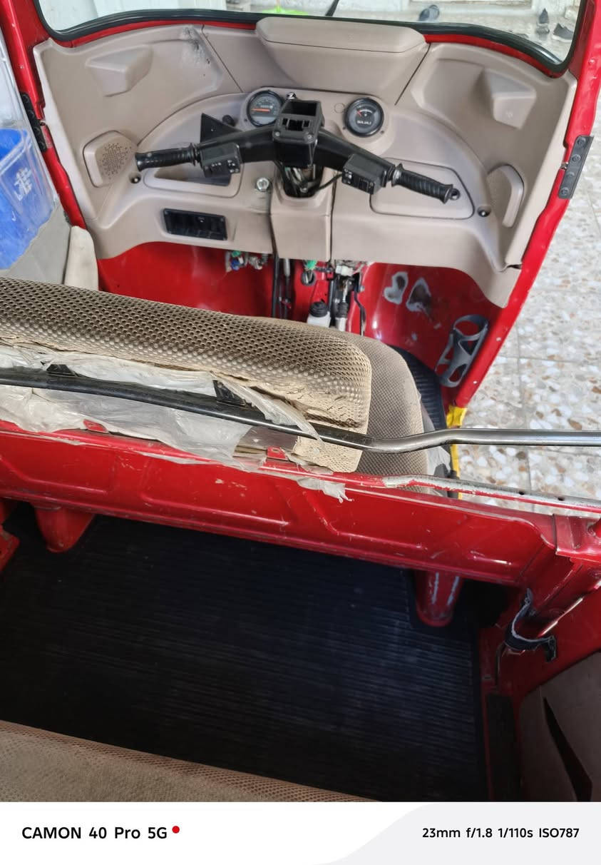 السلام عليكم تكتك موديل 22 شهر ال11  الكشر موضح امامك السعر 7 و700 وبيها مجال بسيط واي استفسار الاتصال على الرقم ***********
