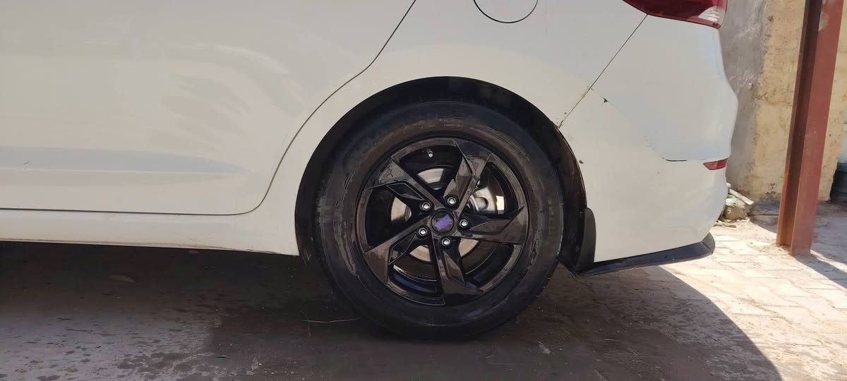 ويل كب ١٦ كلش نضيف وتايرات ٨٠ بالميه
اريد مراوس بويل كب ١٧


**إذا كنت صاحب هذا الإعلان وتريد حذفه لأي سبب، رجاءا أرسل رسالة إلى الدعم الفني**