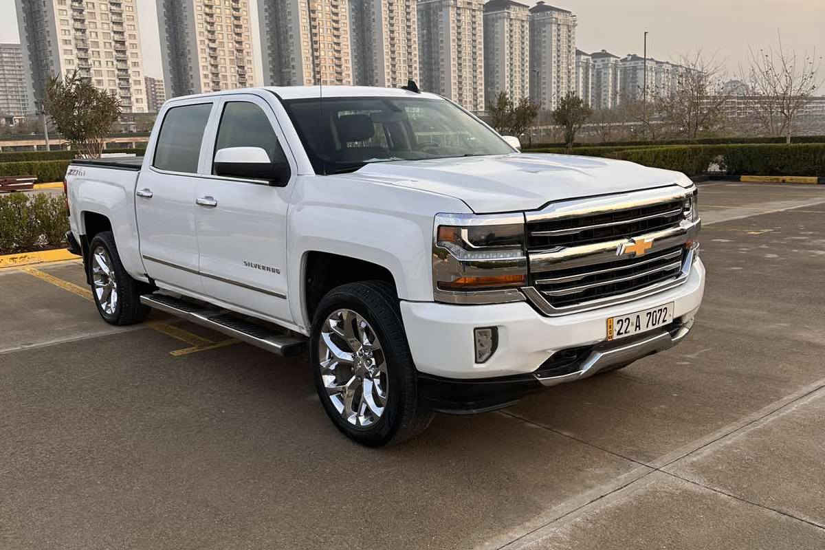 شۆفرلێت سلڤڕادۆ,2017 مواسەفات LT دەبڵ ئەکسل 
مەکینە 5.3L
سەیارەکە بێ بۆیاخە 
بێ دەعم بێ لێدراو
تاقم تایەی نوێی 
هیچ مەسرەفێکی تێدا نییە 
زۆر پاک و خاوێنە 
شوێن سلێمانی 

سعر: لە کۆمێنت داوای بکە ڕاستەوخۆ بۆت دێت 🤖 

گێر و مەکینەی بەشەرت 
هیچ کێشەیەکی تێدا نییە 

ژمارەی خاوەنەکەی 
***********
