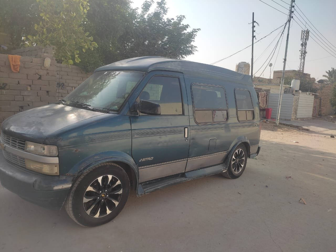 السلام عليكم فان سياحي موديل ١٩٩٦مكينه كير حداديه كله جاهز سيارةتخم تاير رقم بغداد السيارة بالناصريه غير متواجد على الفيس ***********
السعر ٤٥وبيها مجال قليل
