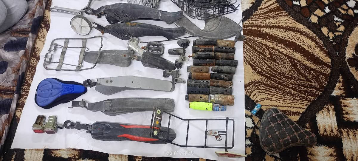 سلام عليكم غراض للبيع شلع ابيع الغراض كدام العين طياريات وره وكدام رماش ثنين سلات خمسه كدام ل قفالاه ثلاثه والباقي كدام العين مكاني موصل حي سماح  ***********
