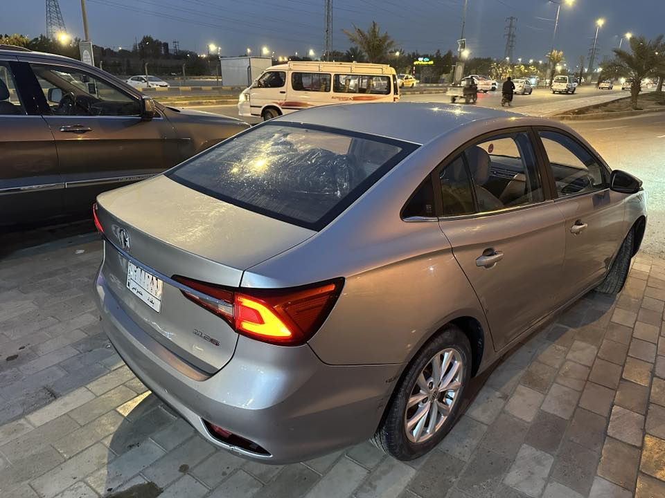 السلام عليكم ورحمة الله 
Mg 5 للبيع 

السيارة فول عدا الفتحة 
بصمة 
شاشة 
لايت زينون
تحكمات ستيرن 
مثبت سرعة 

رقم بغداد السيارةباسمي تحويل ثاني يوم 

السيارة ماشية ٨٥ الف
حلوه ونضيفة مال جناي
شرط دهن كله من الشركة وبانزين محسن 

بيه فقط باردين بالجاملغ الخلفي وقبق الجنطة 
السعر :٩٦وبيها مجال بسيط 

للاستفسار: ***********
مكاني النجف الاشرف
