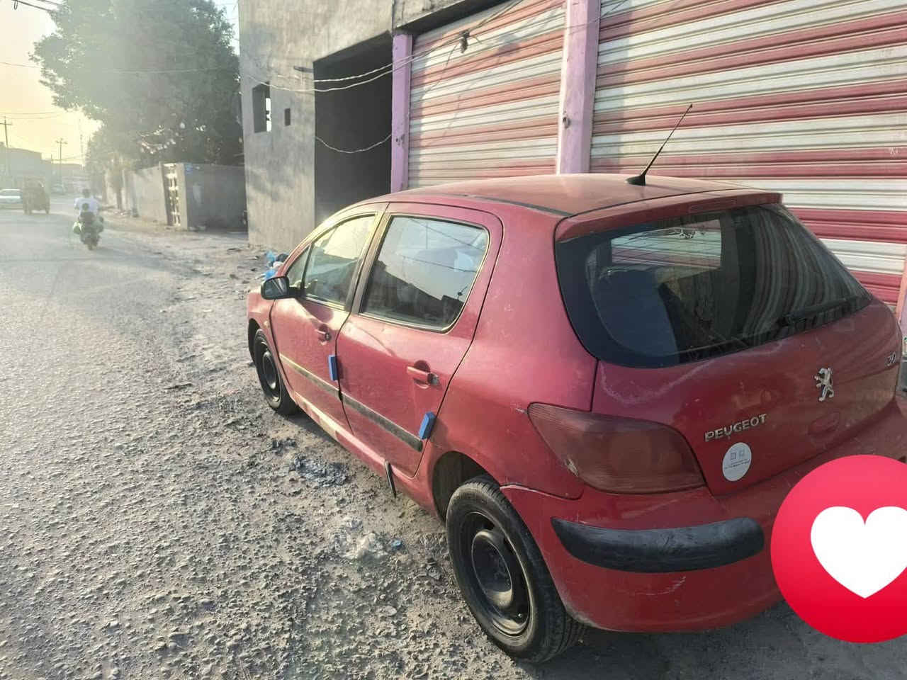 سلام عليكم بيجو فرنسي 307 موديل 2005 رقم نكليزي نجف بسمي ثاني يوم مداور السياره تجي وتفحص وتدلل 
سعر 37 بيه مجال بسيط حك الجيه   متواجد ع الفيس وتساب ***********
