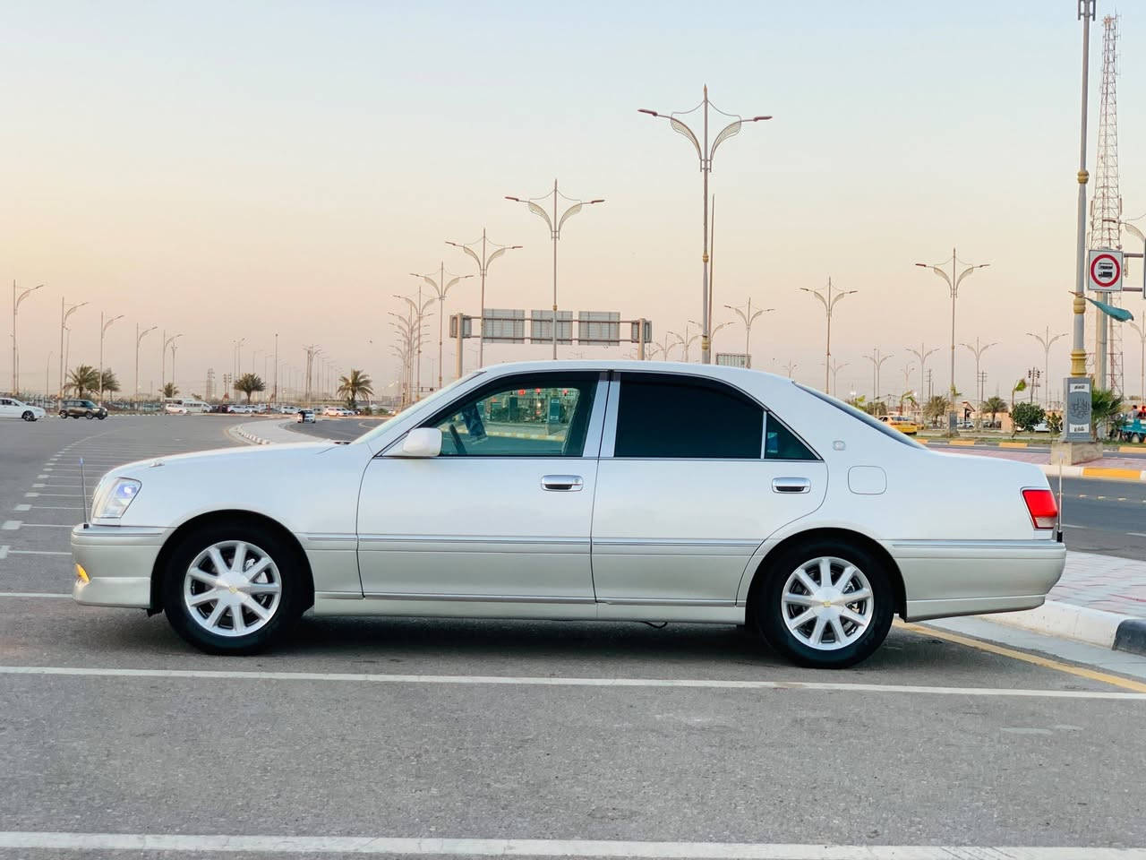 السلام عليكم
ملكة للبيع مديل 2000
شاصي 75 مكينة دي فور الكبير حداديه خير من الله تخم تاير تبريد ثلج سيارة مال جناي وباسمي كشنات كهرباء ستيرن كهرباء تحوير نجف سنويه لغاية 28
السعر : 134 وبيها مجال
رقم التلفون : ***********

