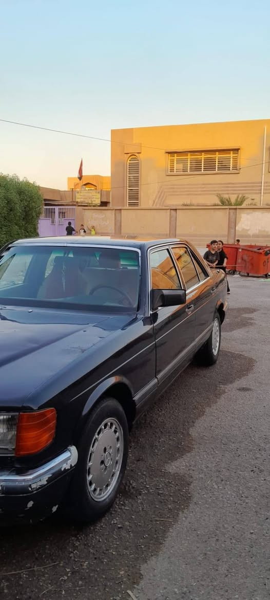 السلام عليكم 
مارسدس جانبو 300  
موديل 1989 
لون نيلي  محرك ففتي اثنين أو نص 
رقم  بغداد 
كهربايات كلها شغاله 
عوزها بس تبريد 
حداديه خير من الله 
مكاني كربلاء 
السعر 55 او بيها مجال
هذا رقمي ***********
راعيها بغداد اني اوديك علي
