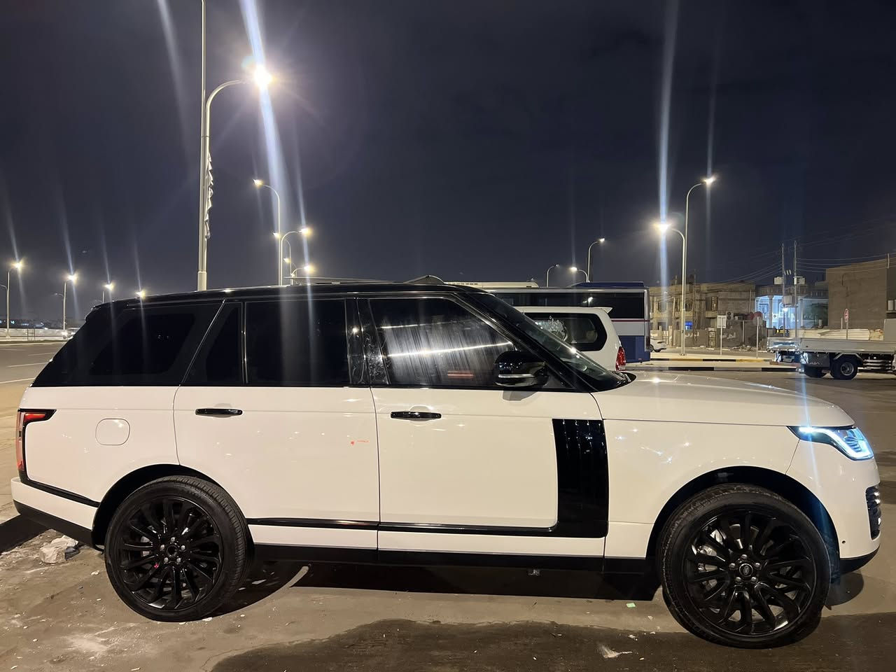 مستعجل بلاش للبيع ب175  رانج روفر خليجي

ادوات بدون رقم دخول من الإمارات 

موديل 2014 محدث شكل 2021 

جديدة السيارة بمعنى الكلمة 

العنوان البصرة 

***********
